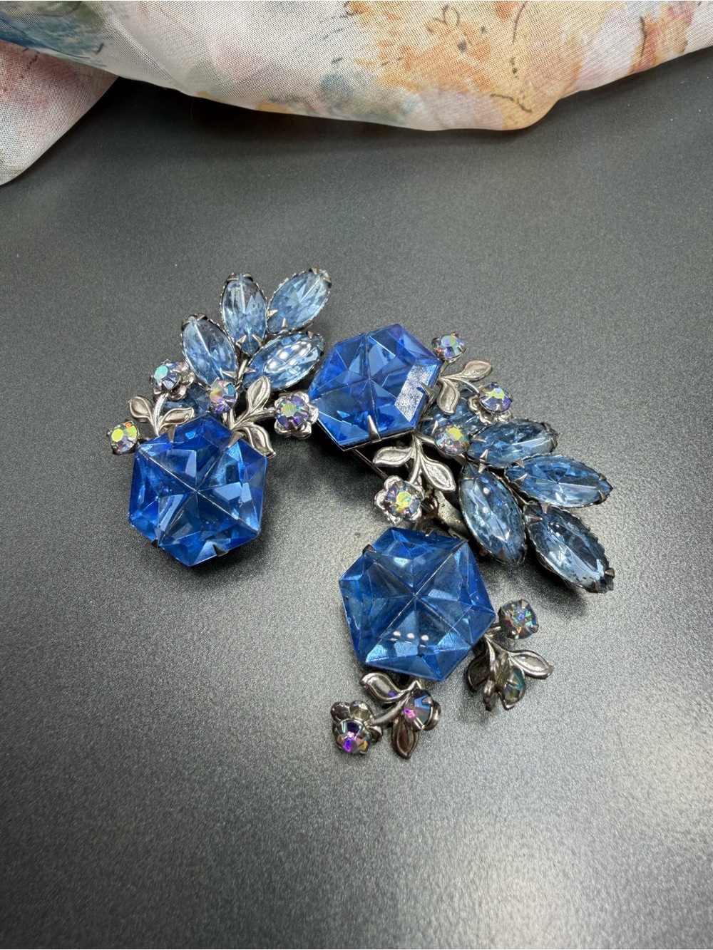 Vintage Deep Blue Beau Jewels Brooch#467UR